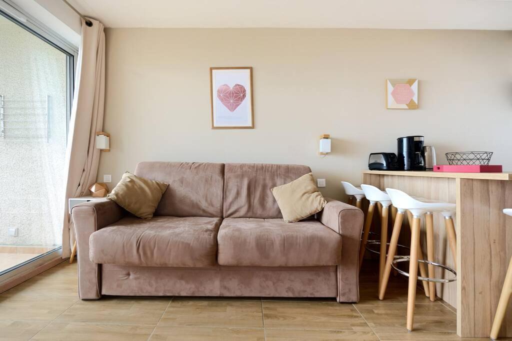 Vu Mer By K6&You Cassis Luaran gambar