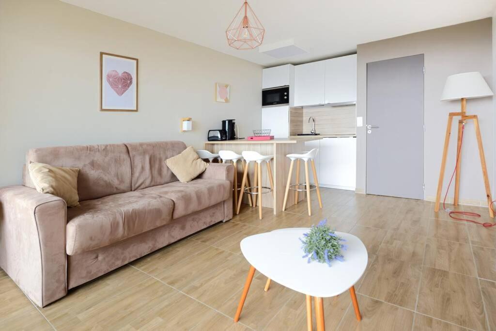 Vu Mer By K6&You Cassis Luaran gambar